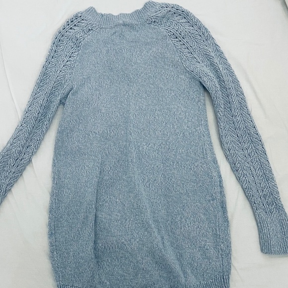 Blue and white sweater - Picture 2 of 2